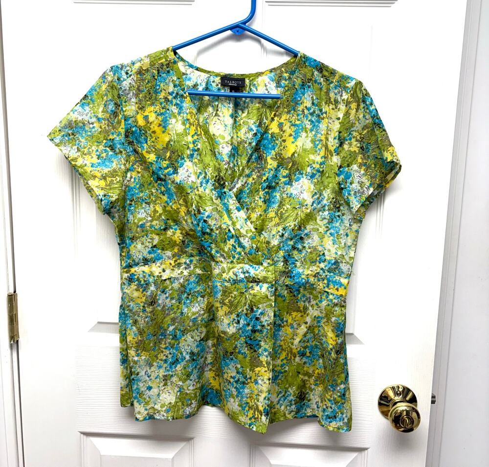 Talbots Blouse Silk Blend Green Floral Faux Wrap Short Sleeves Womenโs Size 10